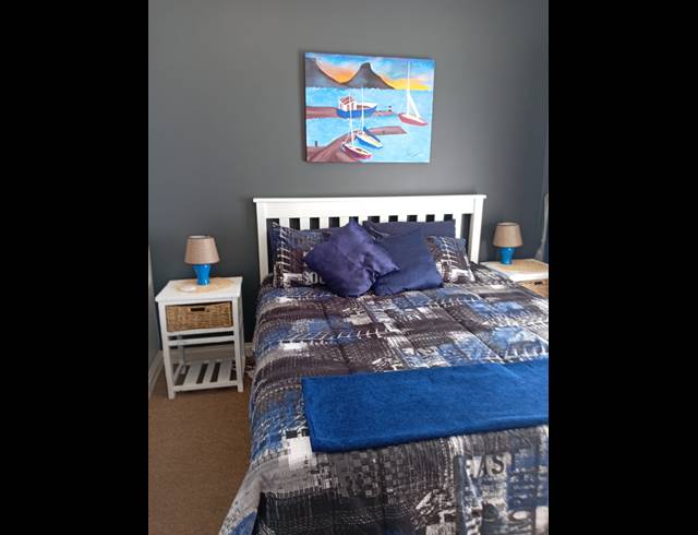 2 BEDROOM APARTMENT FOR SALE IN JEFFREYS BAY CENTRAL